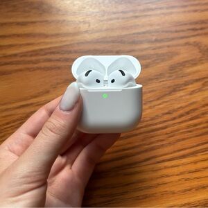 4th generation Apple AirPods ANC